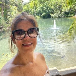 Meet your Posher, Carolyne